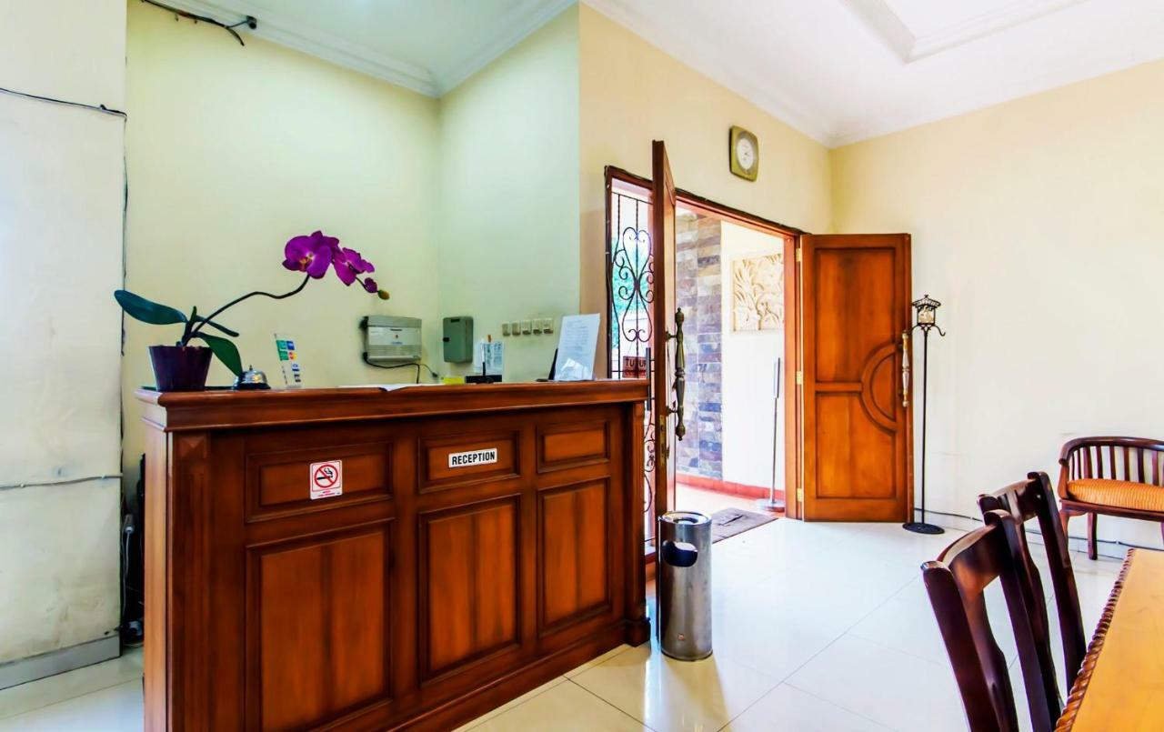 Puri Bernadi Guest House Lembang Esterno foto